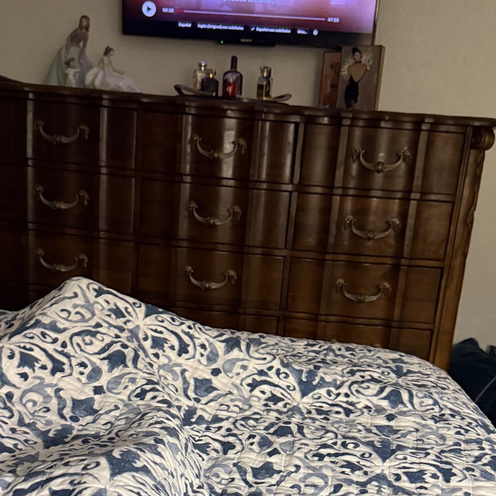 Veja White Leather Velcro Sneakers - Picture 7 of 8